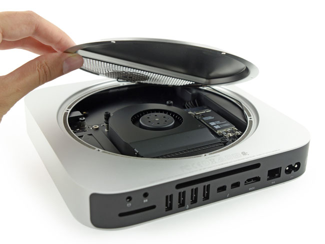 Geöffneter Mac mini in der Fachwerkstatt Dortmund